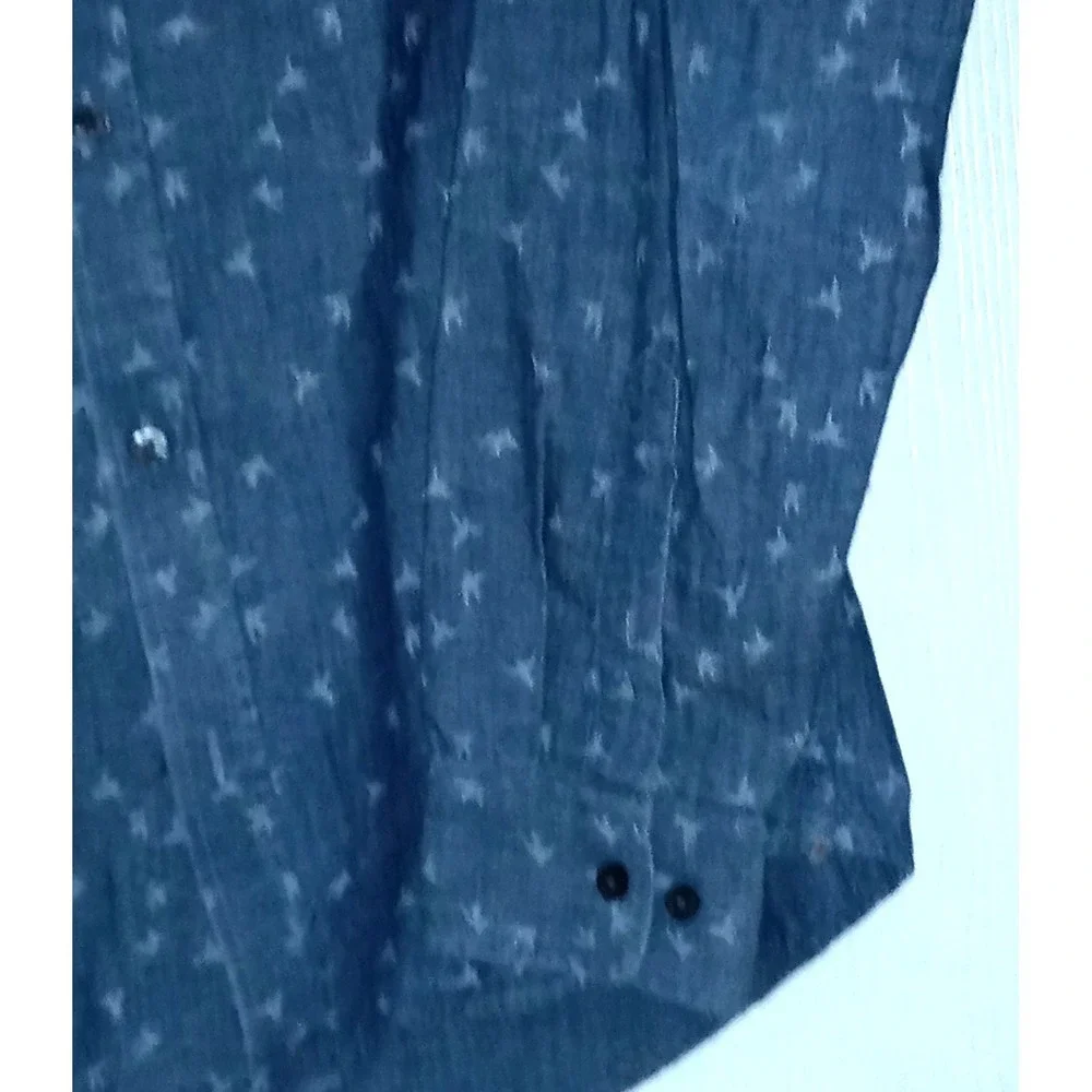 Banana Republic Shirt Mens XL Blue Cotton  Soft Wash Chambray LS Bird Print